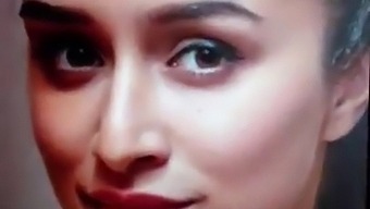 Šesta Izkušnja Shaddhe Kapoor Z Lubrikantom In Seks Igračko
