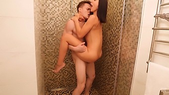 Amateur Guy Gets Surprise Shower Sex In Homemade Video