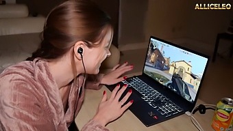 Ekskluzivna Hd Pornografija: Skupaj Razpakiram Svoj Posebni Paket